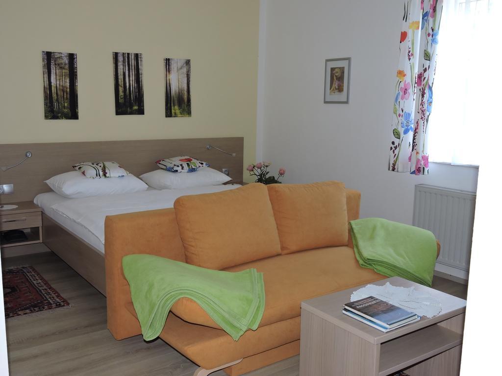 Gaestehaus Haagen Bad Waltersdorf Εξωτερικό φωτογραφία
